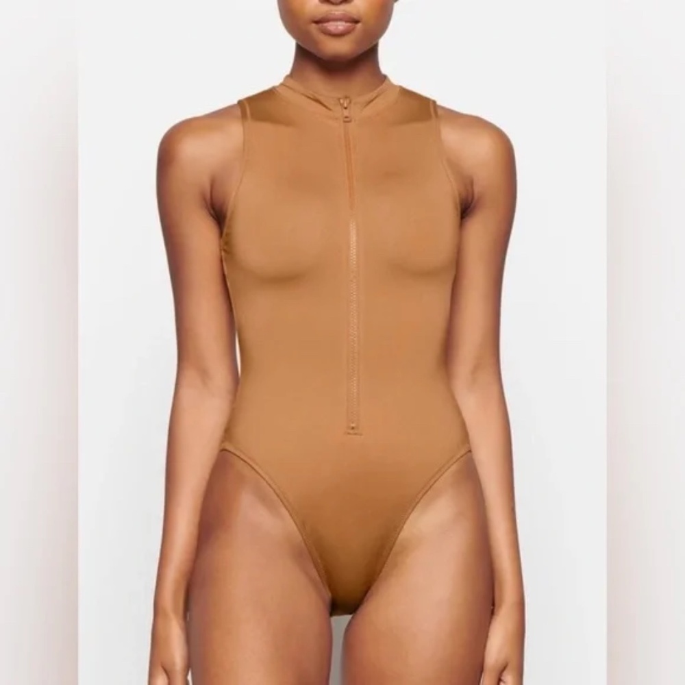 NWT SKIMS almond- High Neck One Piece Swimsuit with Sleek Zip Front 2x